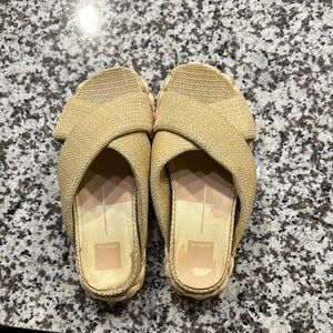 Dolce Vita Raffia Blume